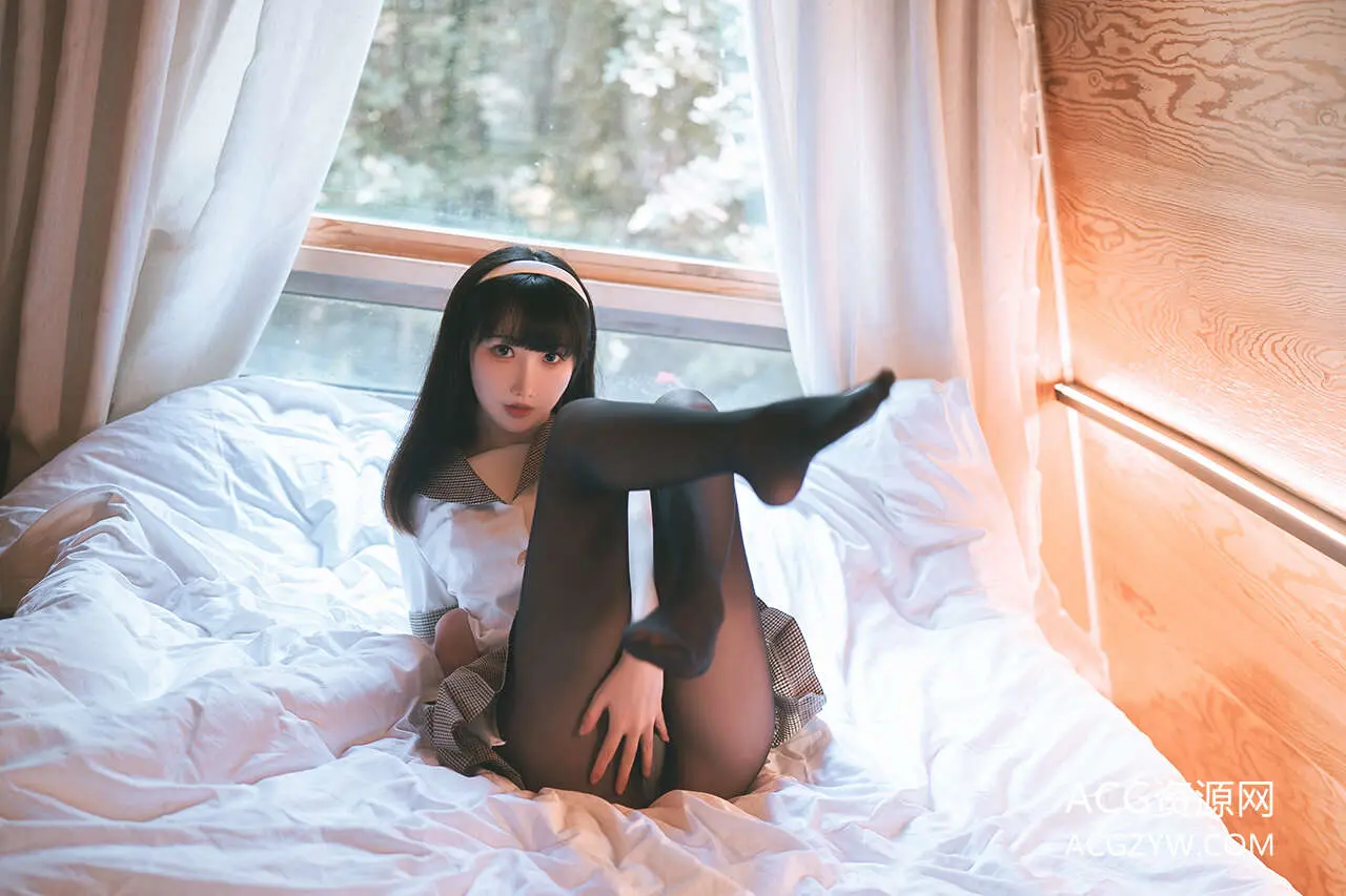 图片[1]-面饼仙儿 – 黑丝露营JK写真图-ACG资源网