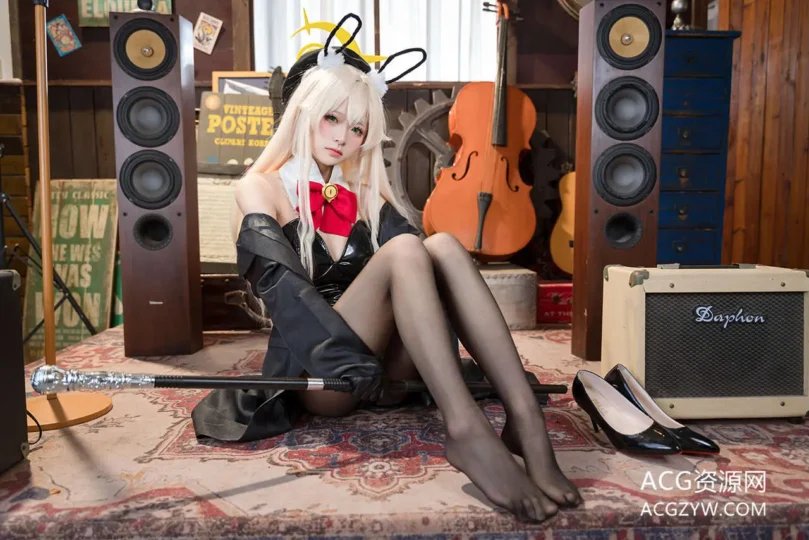 九柒喵 笑面兔女郎写真图-ACG资源网
